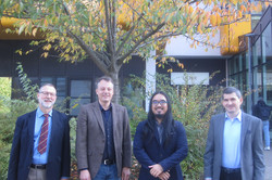 Thanet Pitakbut und die Prüfungskommission