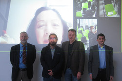 Thanet Pitakbut mit der Prüfungskommision im Hörsaal