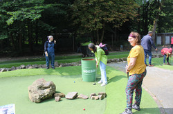 Beim Minigolf